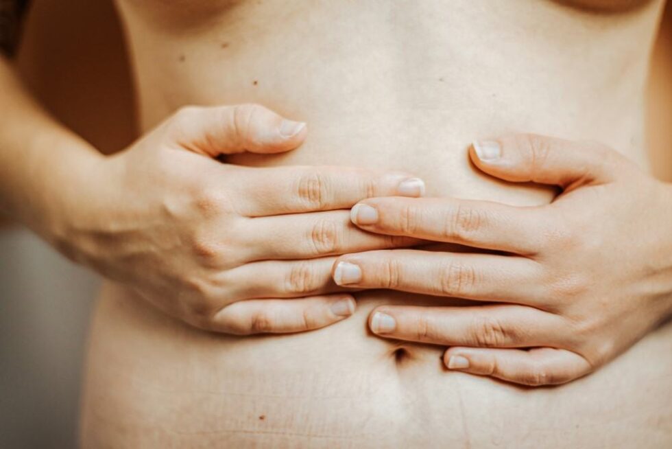 Ventre qui gargouille : Borborygmes, causes et solutions - cnerea.fr
