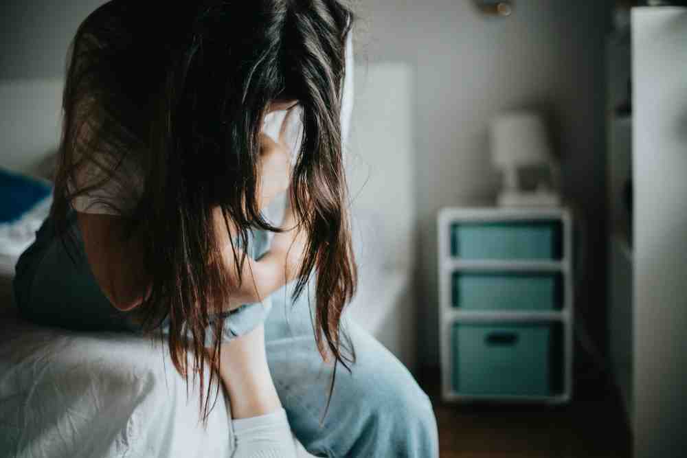 Femme en dépression, crises d'angoisse