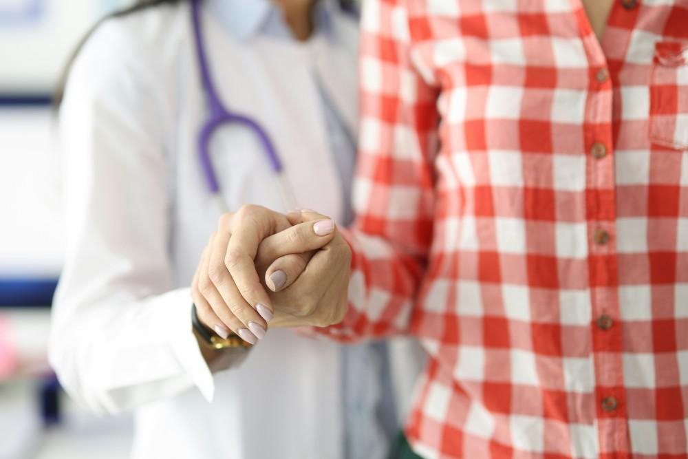 Saignement de nez et AVC : Symptômes, causes, que faire ?