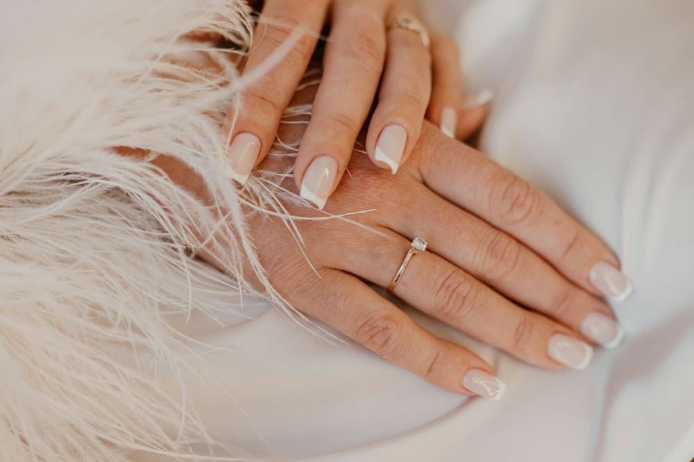 Les dangers cachés des faux ongles en gel/résine et les alternatives plus saines