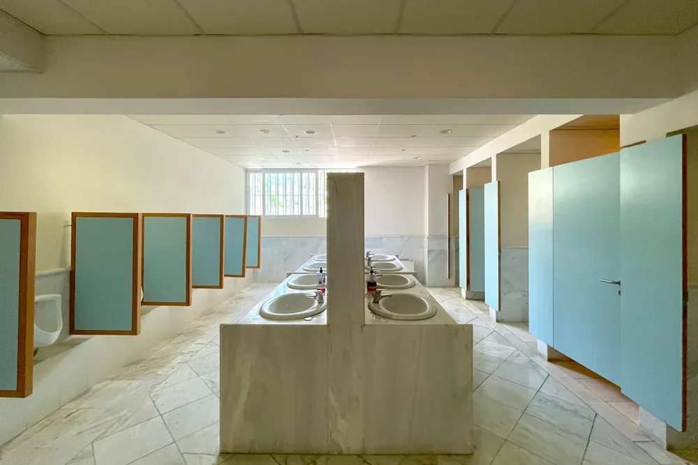 Peut-on attraper la chlamydia aux toilettes ? Ce qu&rsquo;il faut savoir